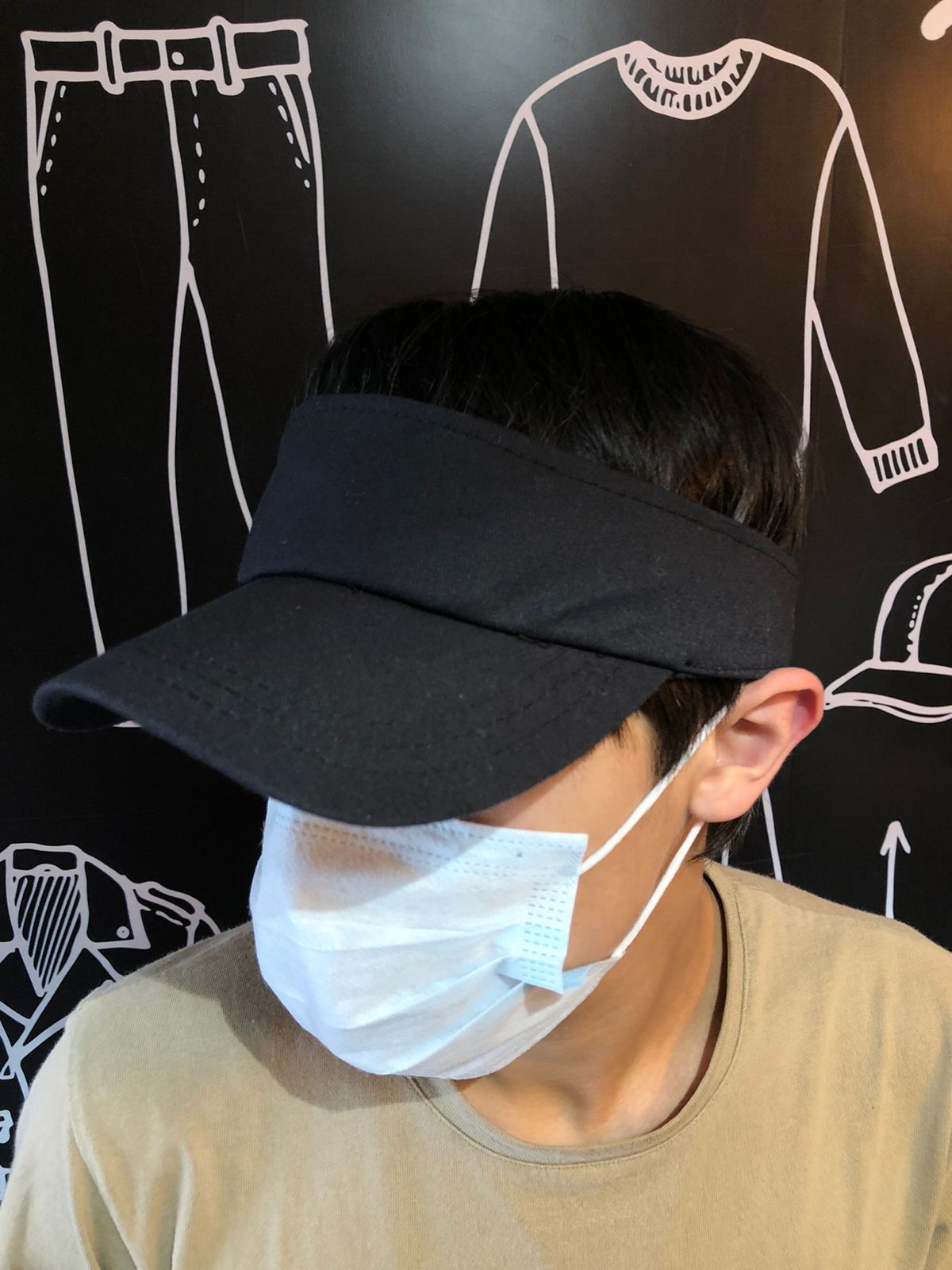 Visera premium de gabardina negra