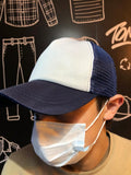Gorra blanca sport con malla azul marino